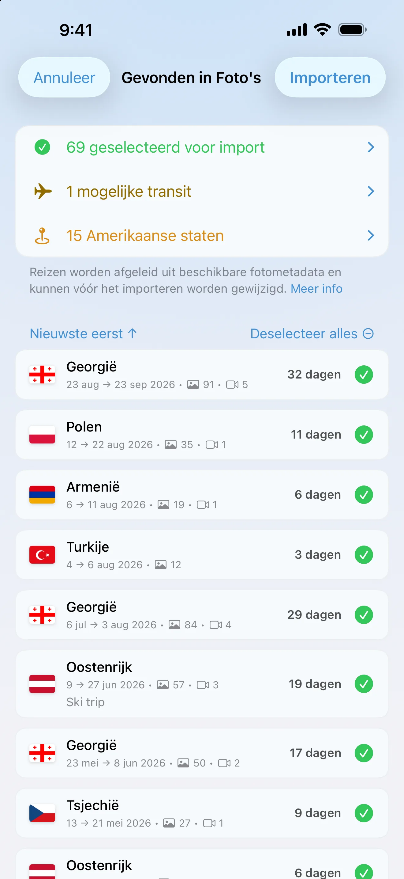 Foto-import ter controle: reizen gevonden in de fotobibliotheek, klaar om te checken voordat ze worden bewaard